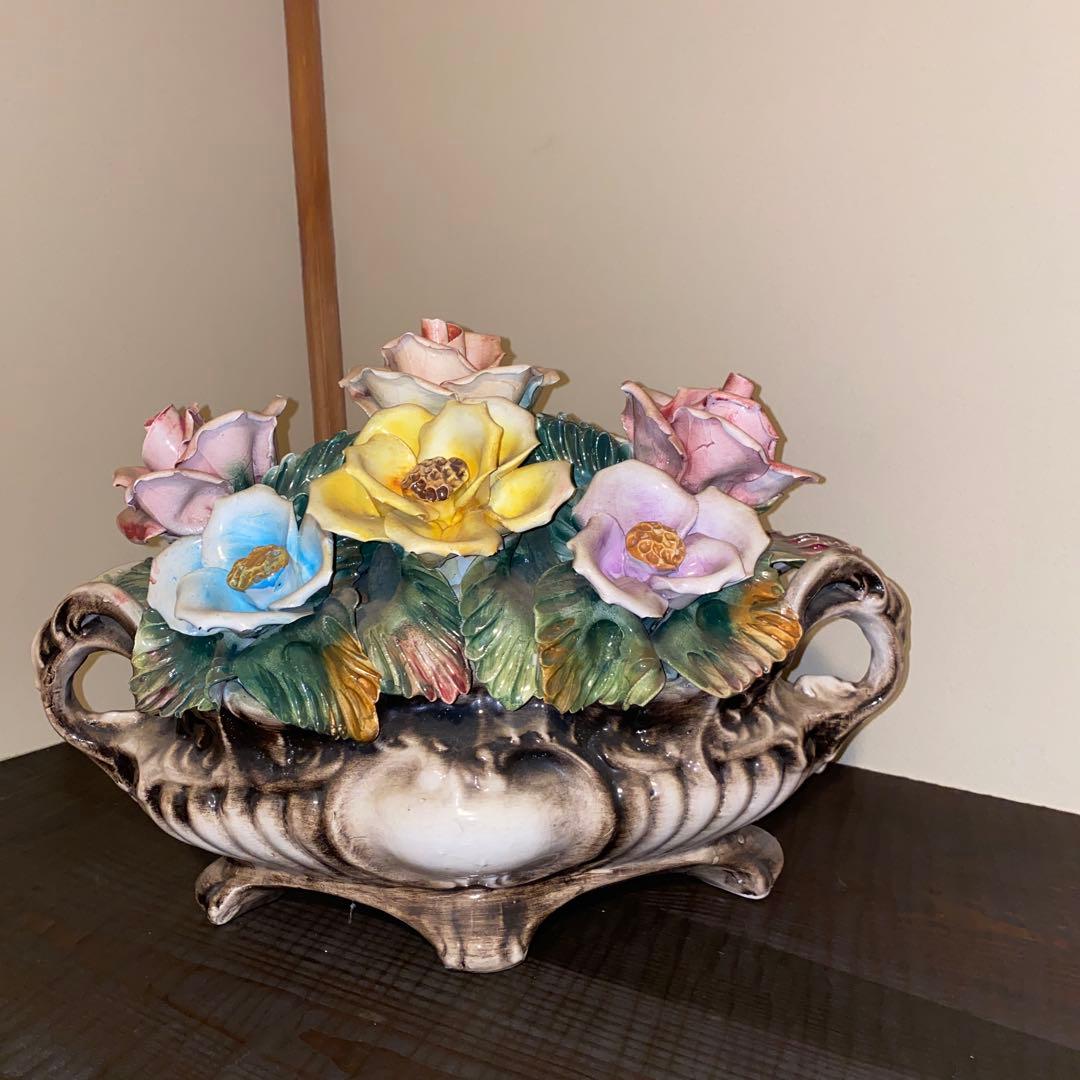 アンティーク　イタリア陶花の置物