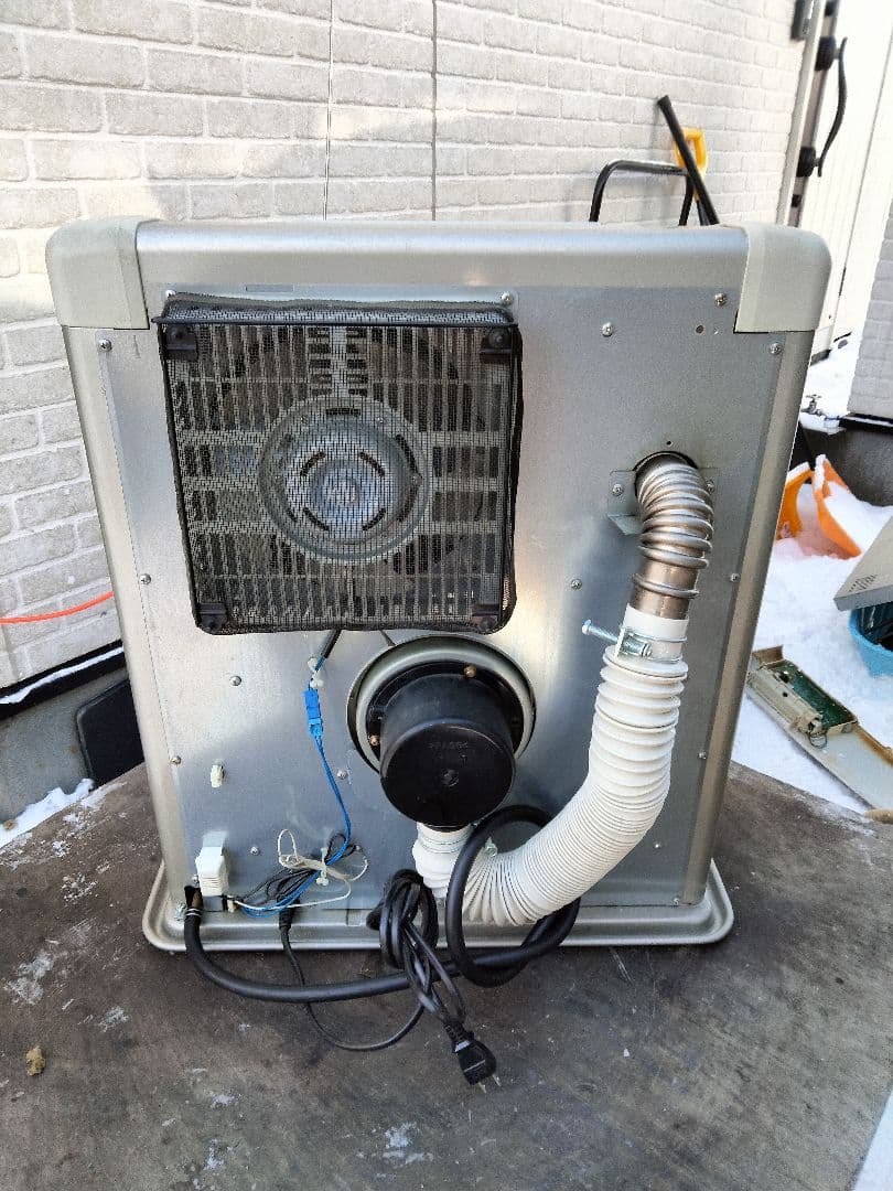 サンポットFF石油ストーブゼータス！品番「FFR‐561SX」2009年式中古品