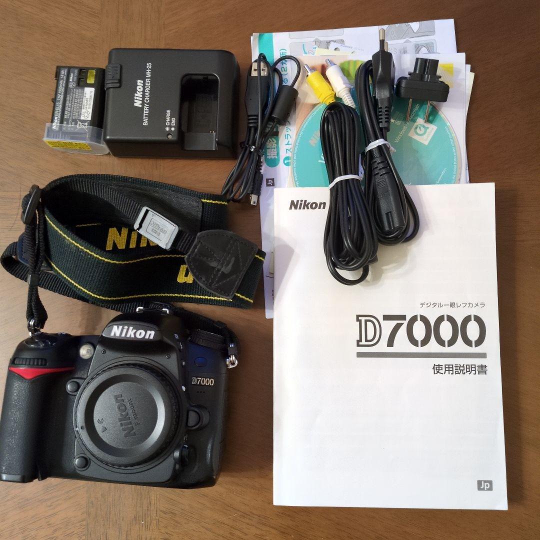 Nikon D7000 デジタル一眼レフカメラ