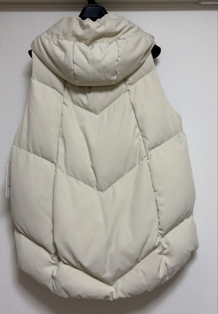 LUGIVA ルギバ　オフホワイト ダウンベスト 38 新品　レディース