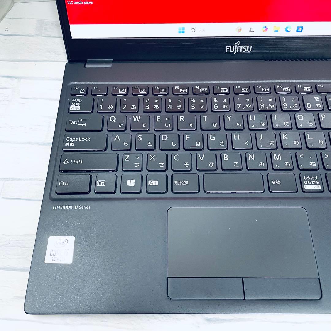 ほぼ美品お買得　富士通 薄型ノートPC 第10世代core i5 オフィス