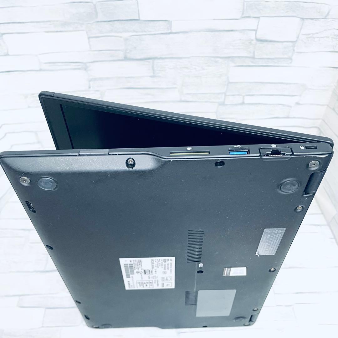 ほぼ美品お買得　富士通 薄型ノートPC 第10世代core i5 オフィス