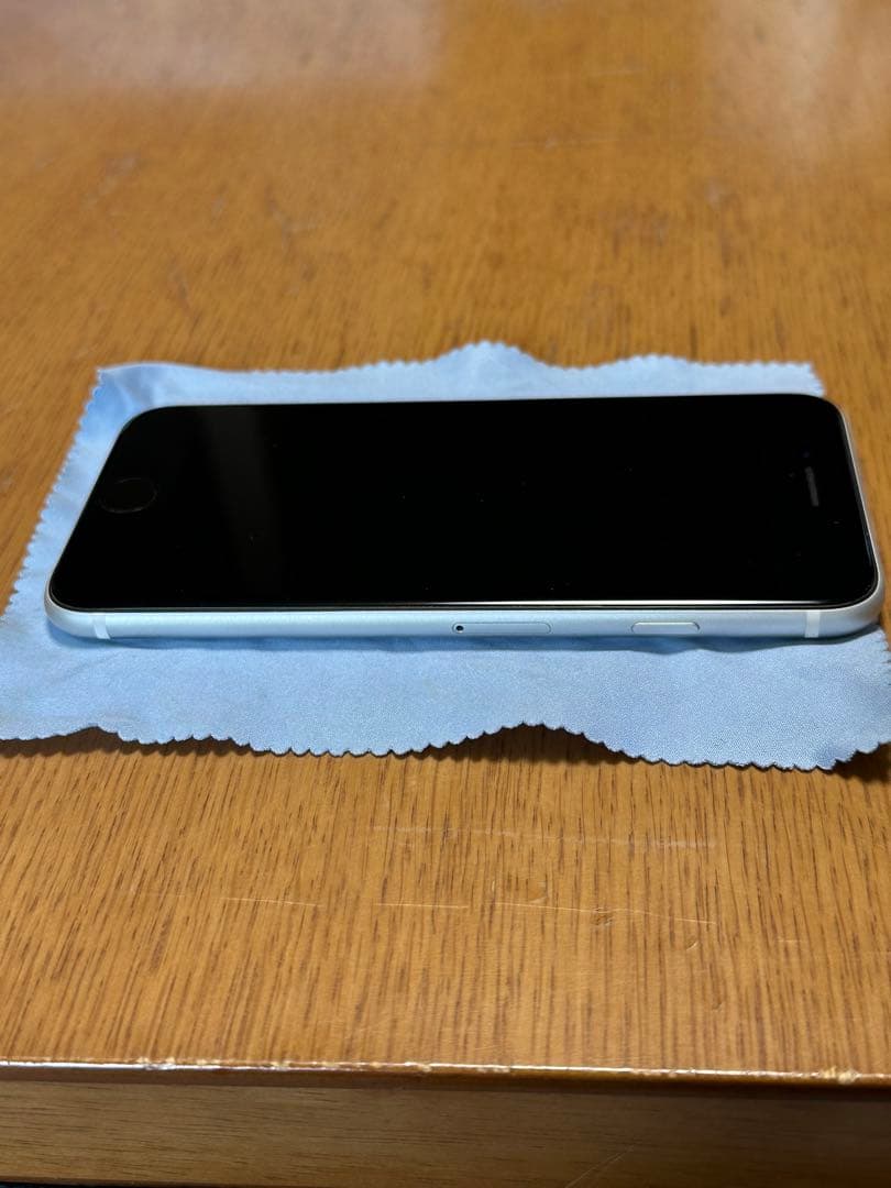 iPhone SE2 シルバー 64GB