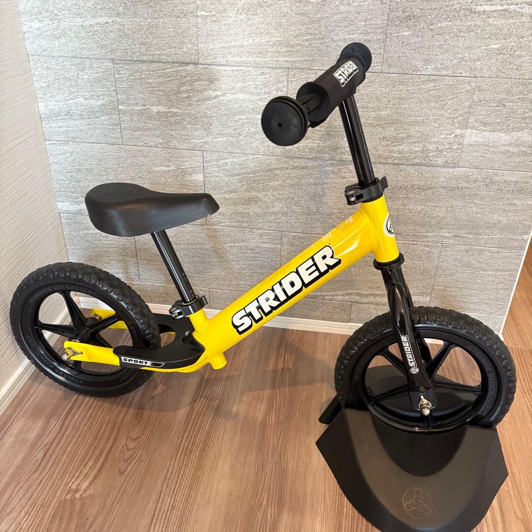 美品　STRIDER ストライダー　イエロー　キッズバイク　12インチ