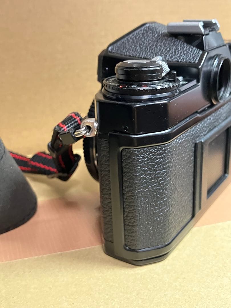 Nikon FE2 マニュアルフォーカス　カメラ　ブラック　ボディ