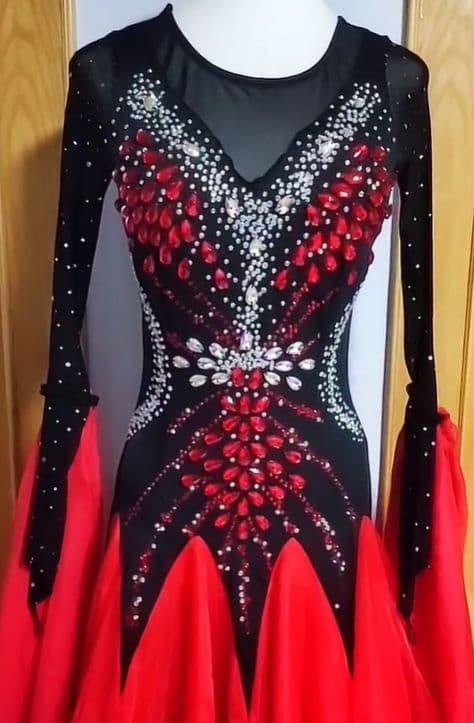 ★美品 お得　社交ダンスドレス スタンダードドレス レッド M