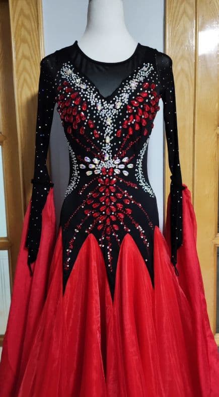 ★美品 お得　社交ダンスドレス スタンダードドレス レッド M