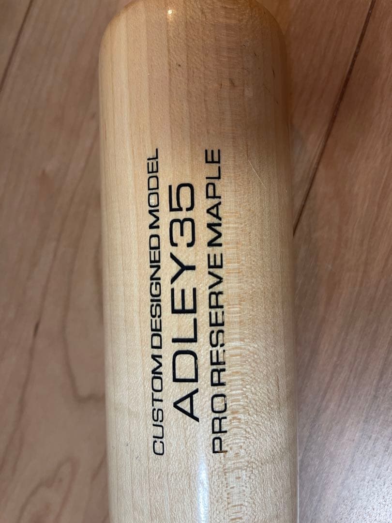 ヴィクタス ビクタスvictus 硬式木製　アドリー・ラッチマンモデル　84cm