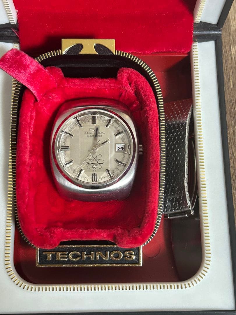 【ジャンク】TECHNOS テクノトロン 腕時計 箱付き