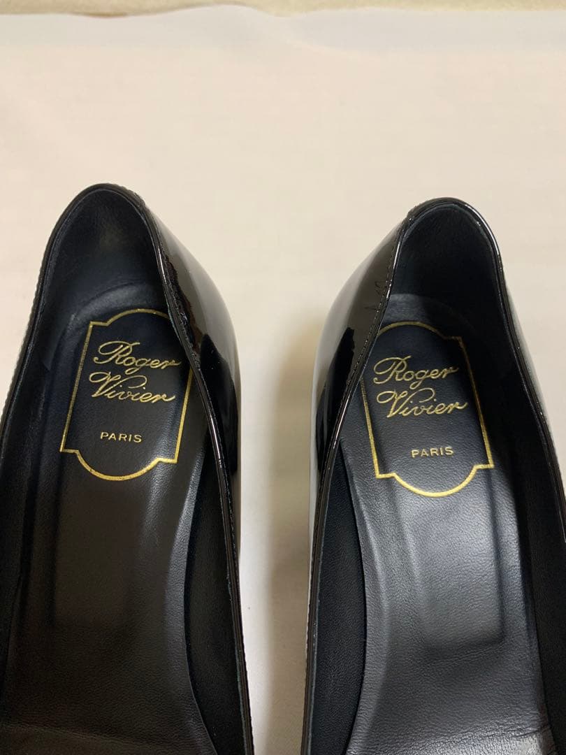 【美品】Roger Vivier ブラック エナメル　ハイヒール24cm