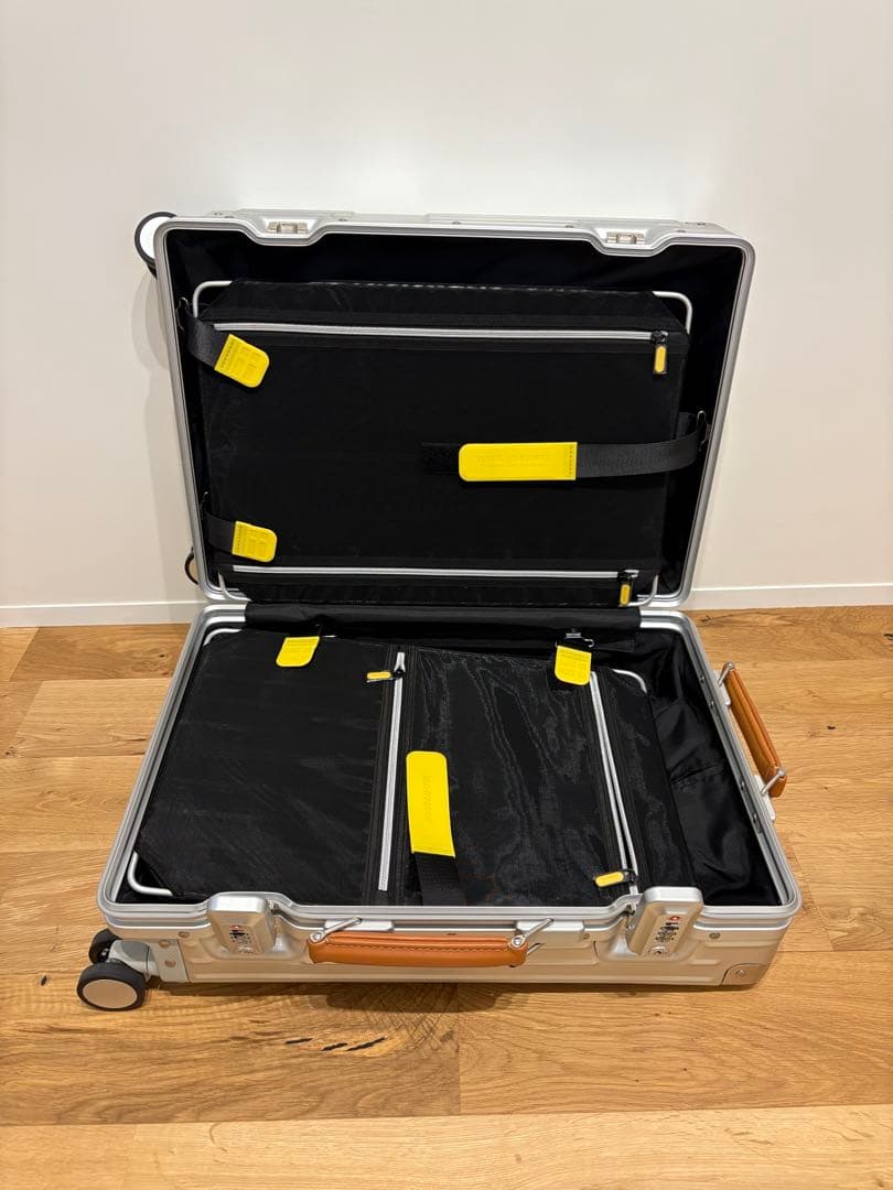 【新品未使用】イノベーター innovator アルミ 36L キャリーケース