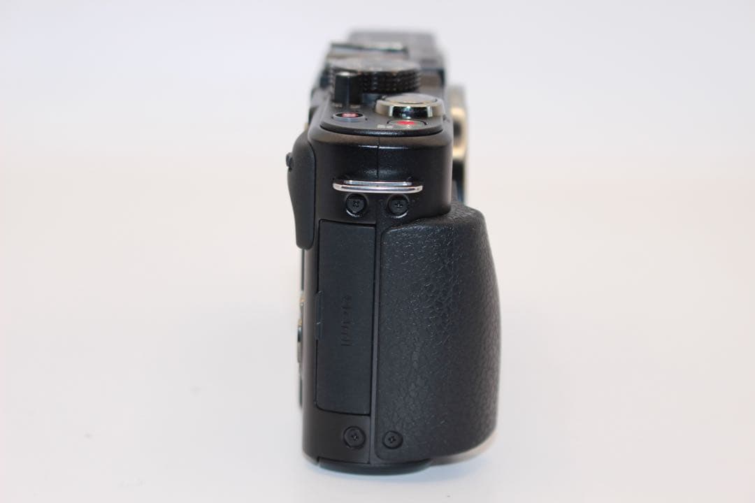 ★ショット数195回！新品級★ DMC-GX1 ボディ　ミラーレス　LUMIX