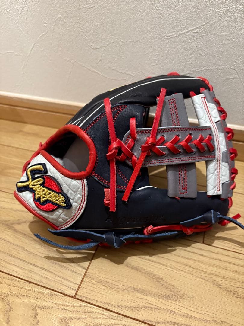 限定　スラッガー　軟式内野手用グラブ　新品未使用　JAPAN刺繍