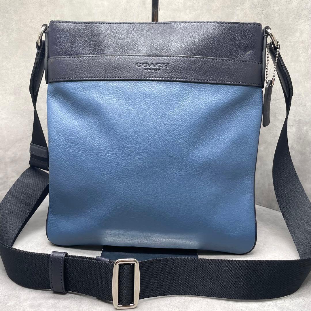 バッグ COACH Leather Navy Blue Crossbody Bag