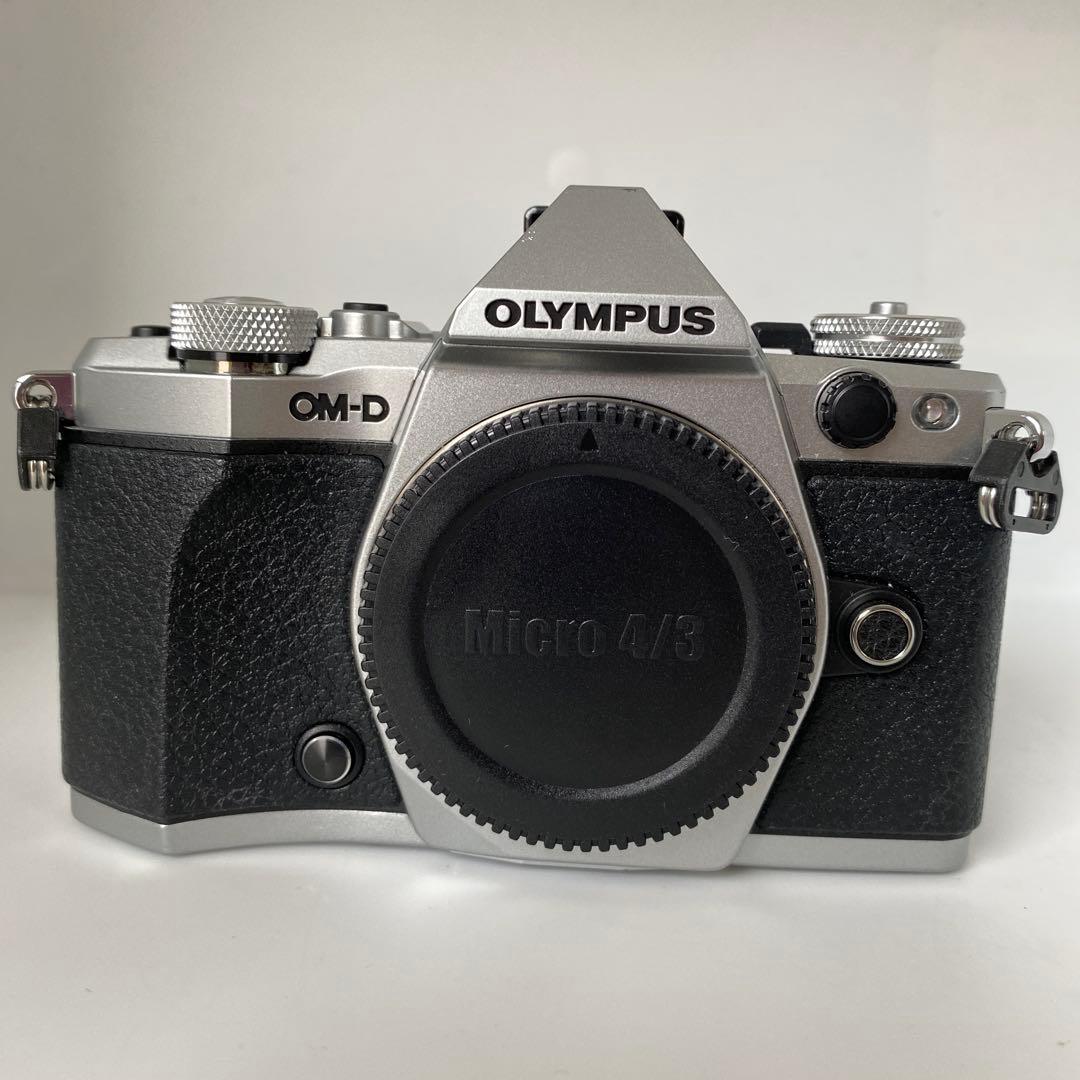 OLYMPUS　 OM-D E-M5 Mark II