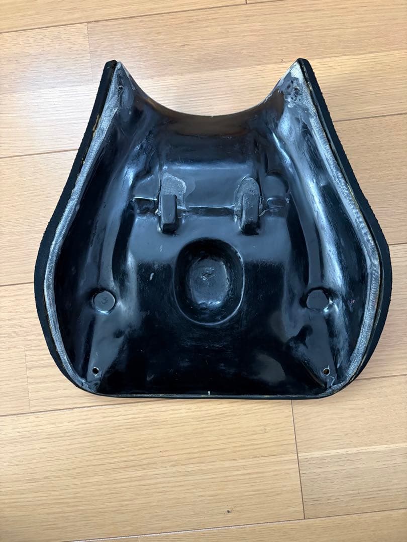 バイクシート ブラック　CBR1000RR sc57 04～07 フロントシート