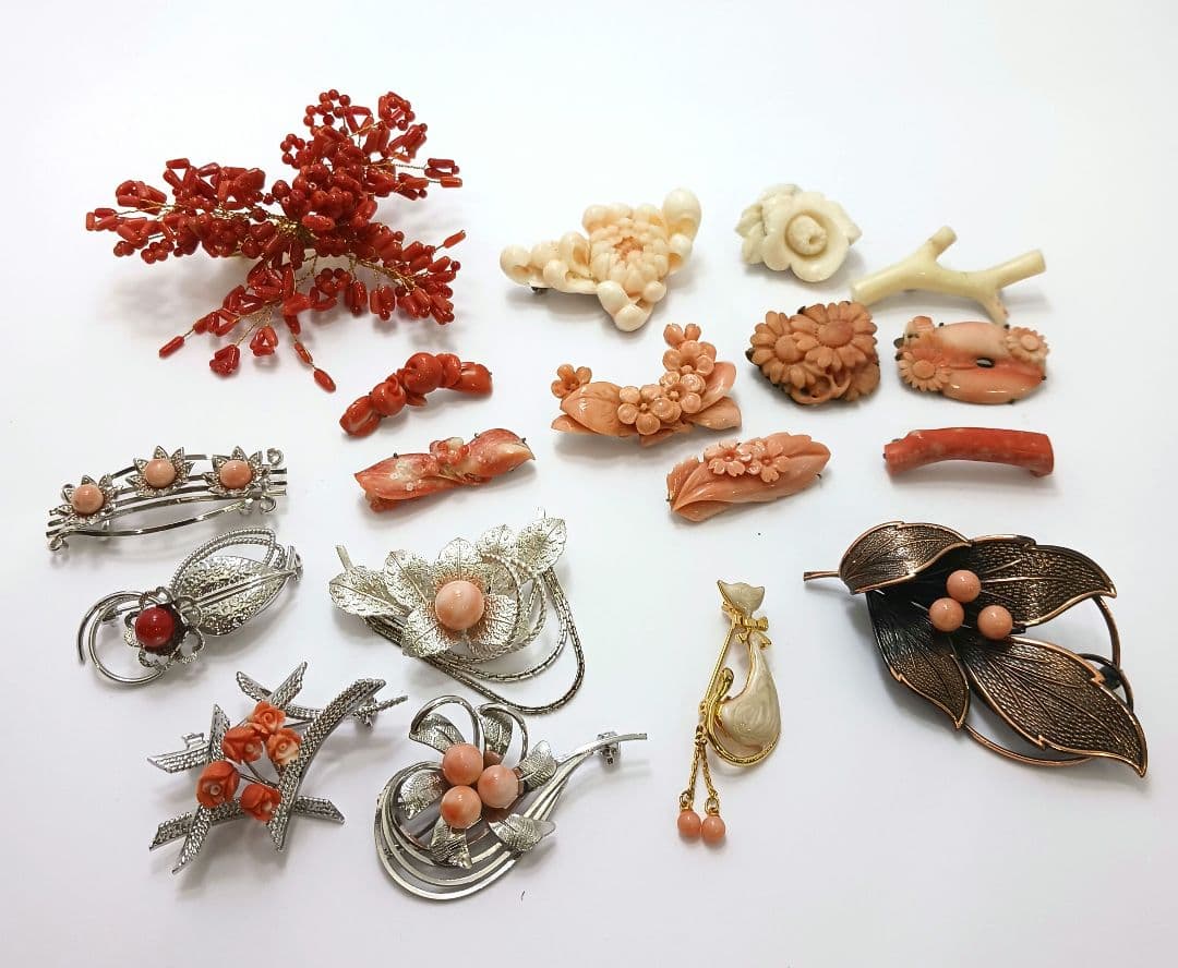 Y2550-3 本珊瑚 アクセサリー 18点セット ブローチ 帯留