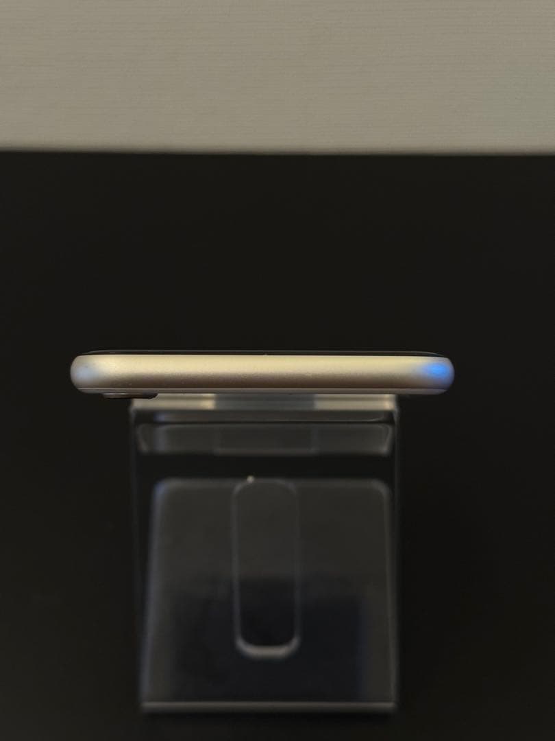 極美品 128GB Apple iPhone SE 3 第三世代 日本版