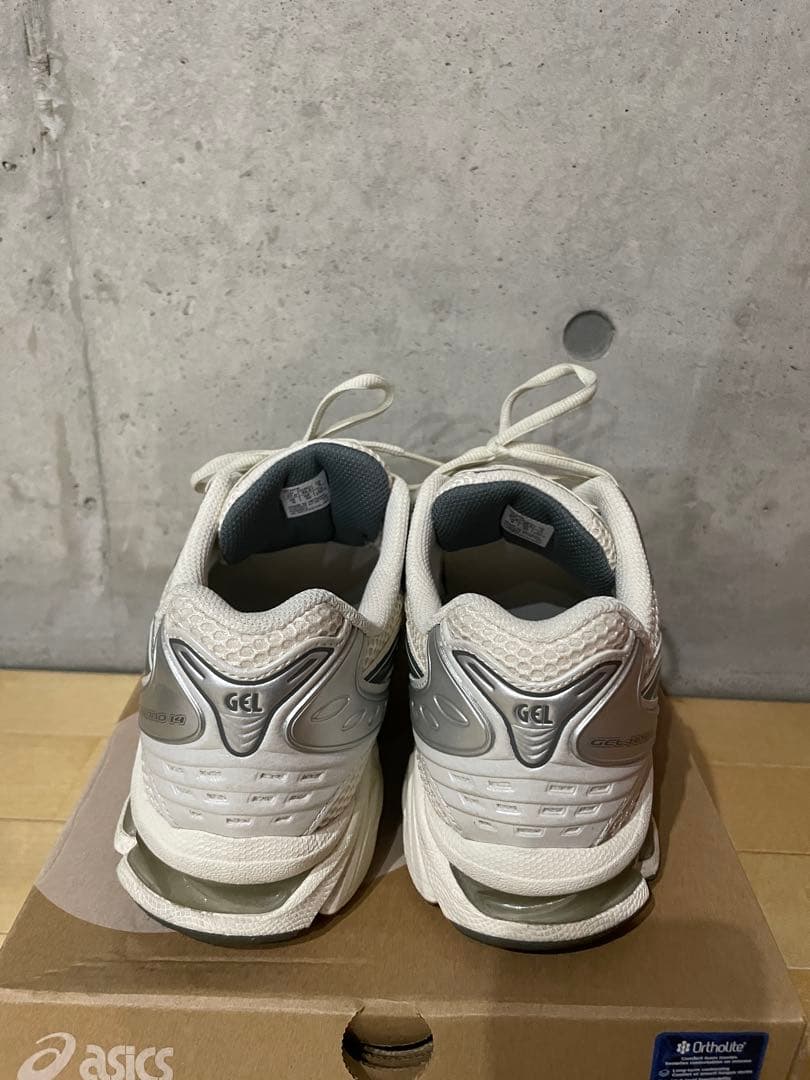 靴 Asics Gel-Kayano 14 BirchDark Pewter27cm