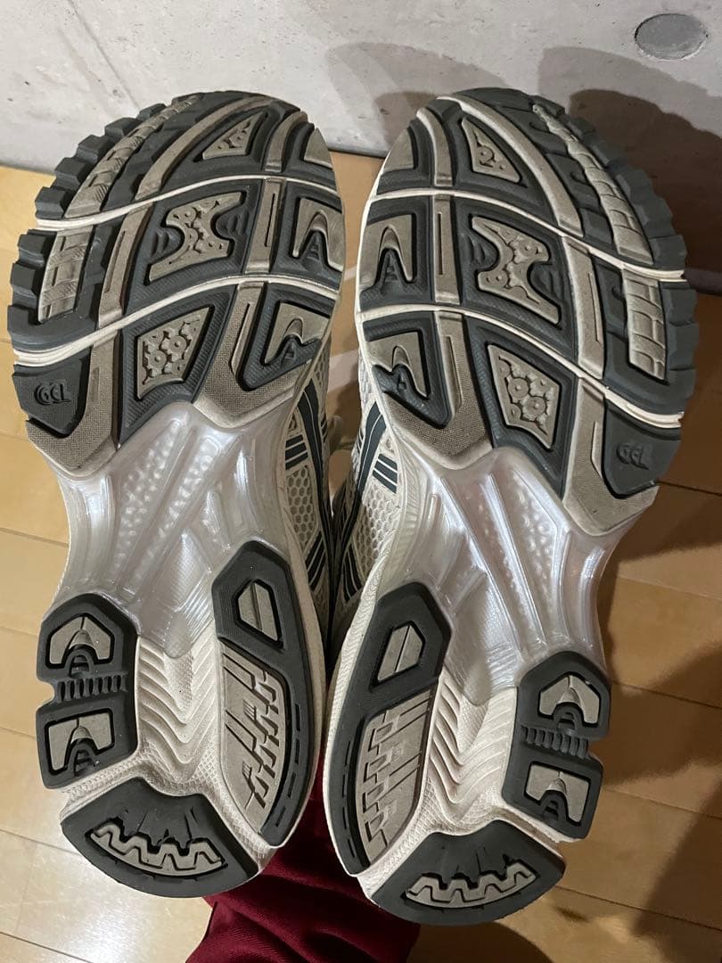 靴 Asics Gel-Kayano 14 BirchDark Pewter27cm