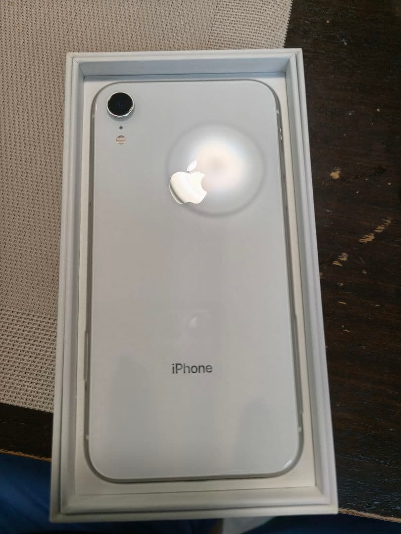 Apple iPhone XR ホワイト 本体