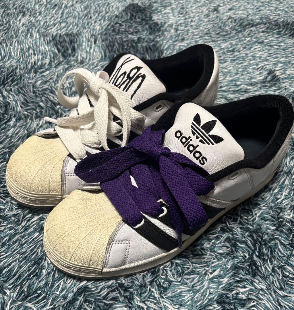 ADIDAS×KORN コラボスニーカー