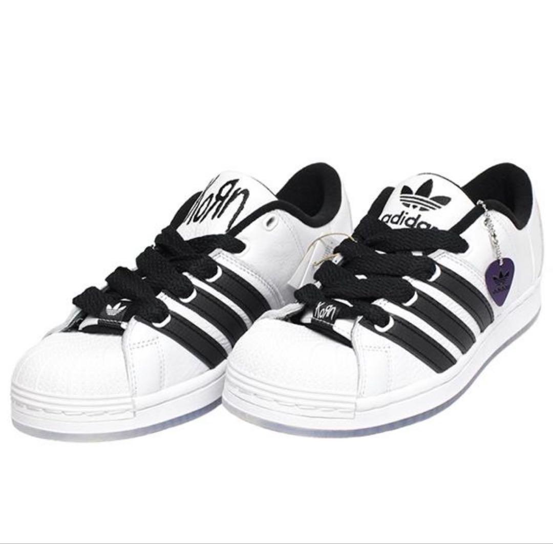 ADIDAS×KORN コラボスニーカー