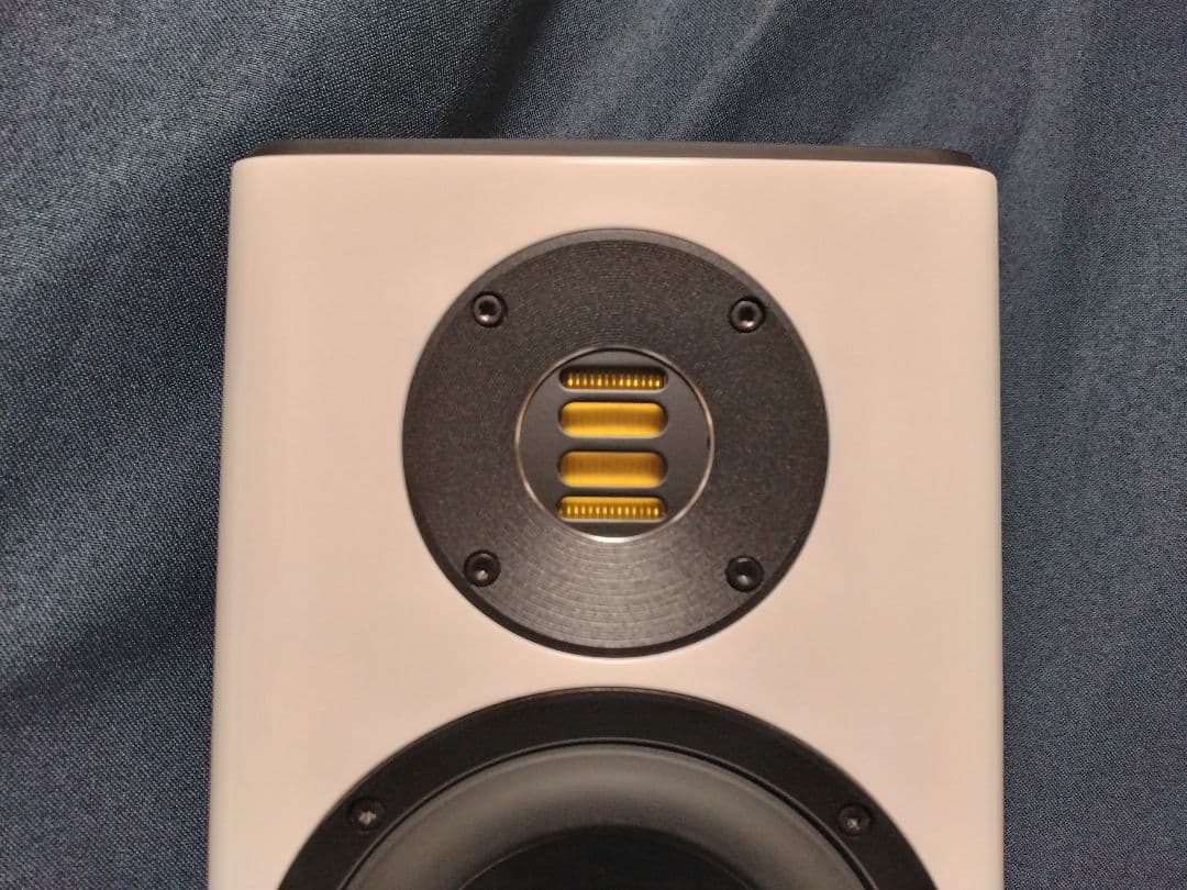 ELAC ホワイトスピーカー 専用スタンド付き