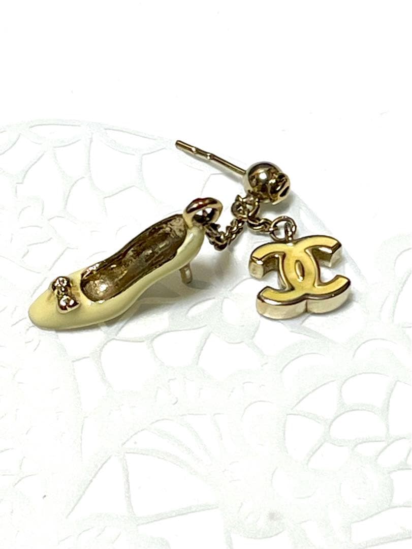 専用　　正規品CHANELピアスセット片方