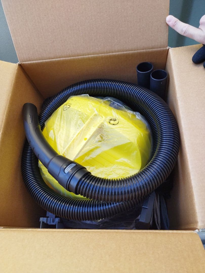 【未使用】ケルヒャー(KARCHER）　乾湿クリーナー MV3P