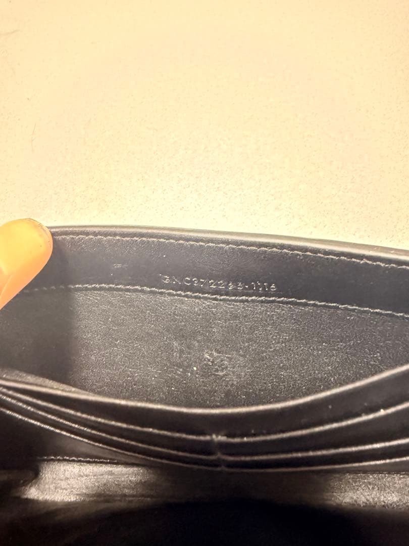 美品 サンローラン 長財布 カサンドラロゴクロコ フラップレザーブラック