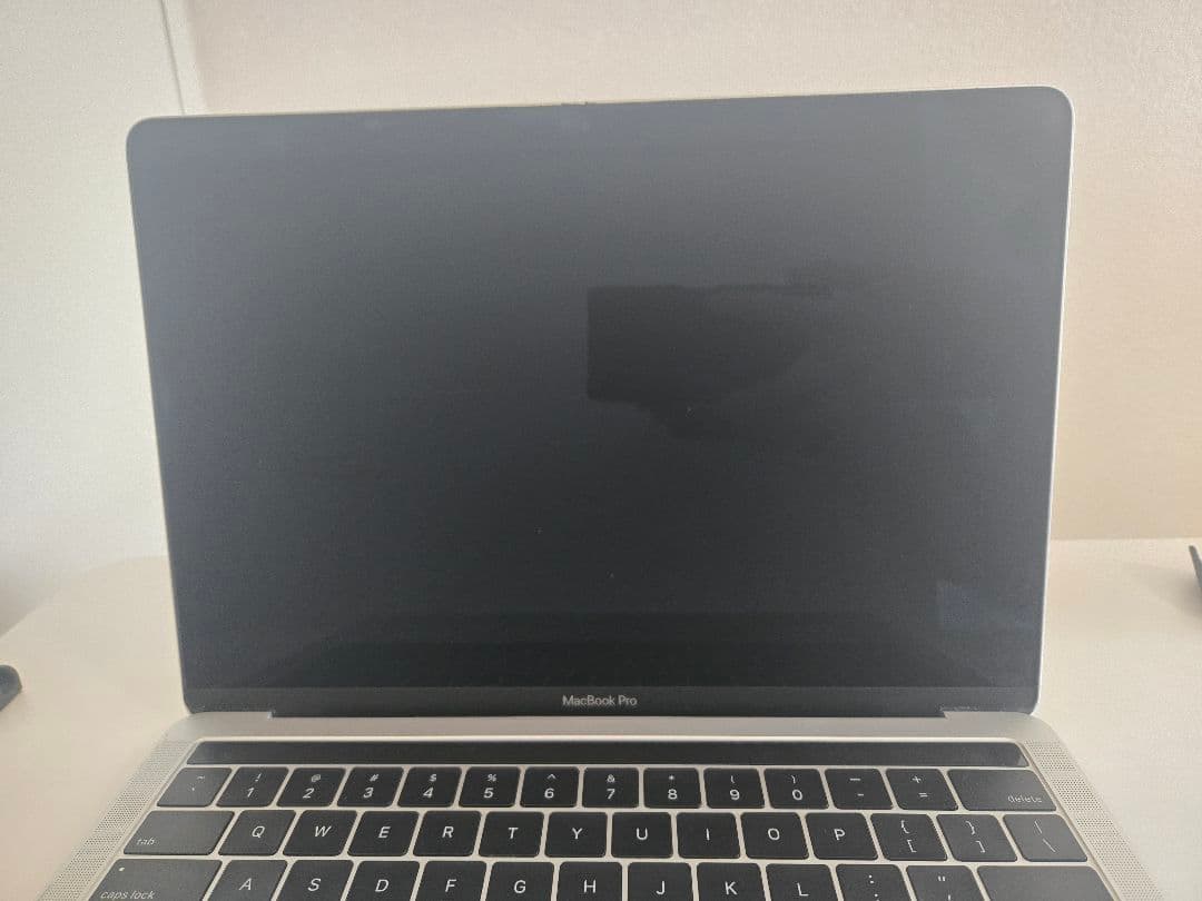 MacBook Pro 13㌅ 2018 i7 US 16GB 256GB 完動