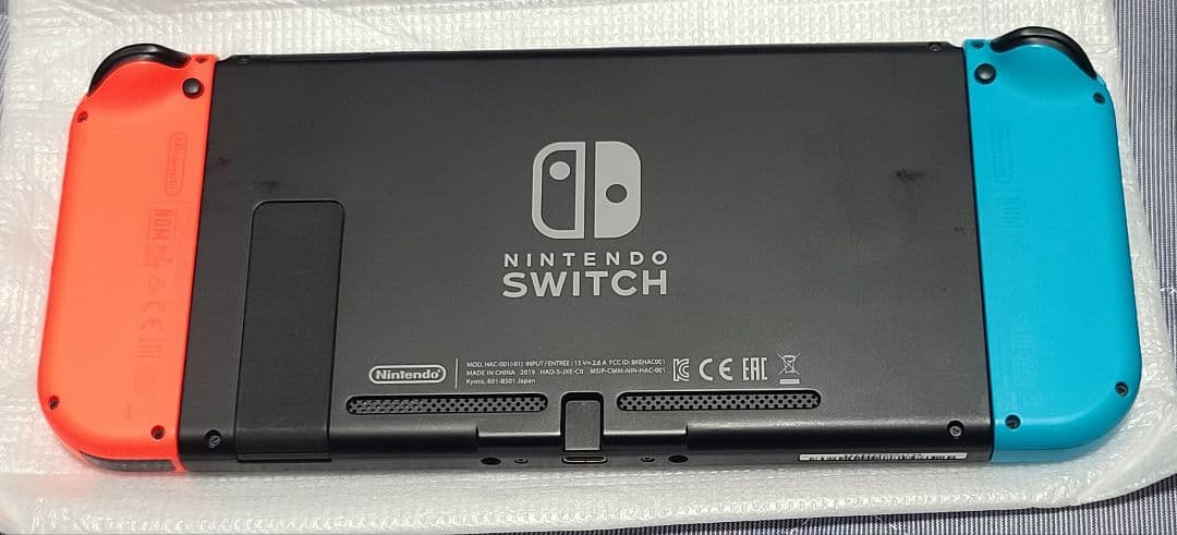 青と赤のJoy-Con付きNintendo Switch本体 箱無し