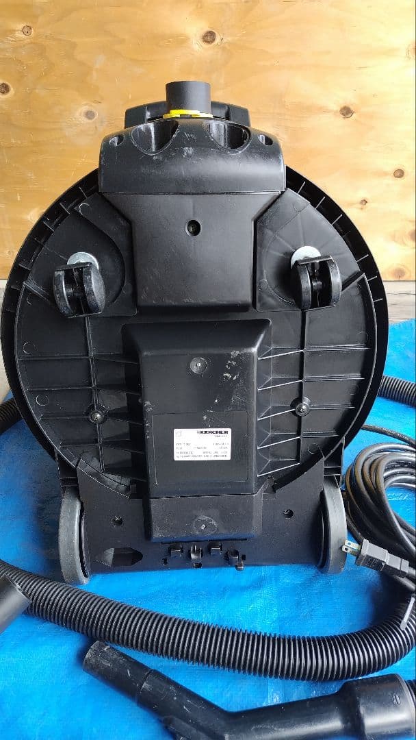 KARCHER（T201） 掃除機 収納可能アクセサリー付き