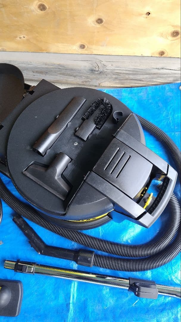 KARCHER（T201） 掃除機 収納可能アクセサリー付き