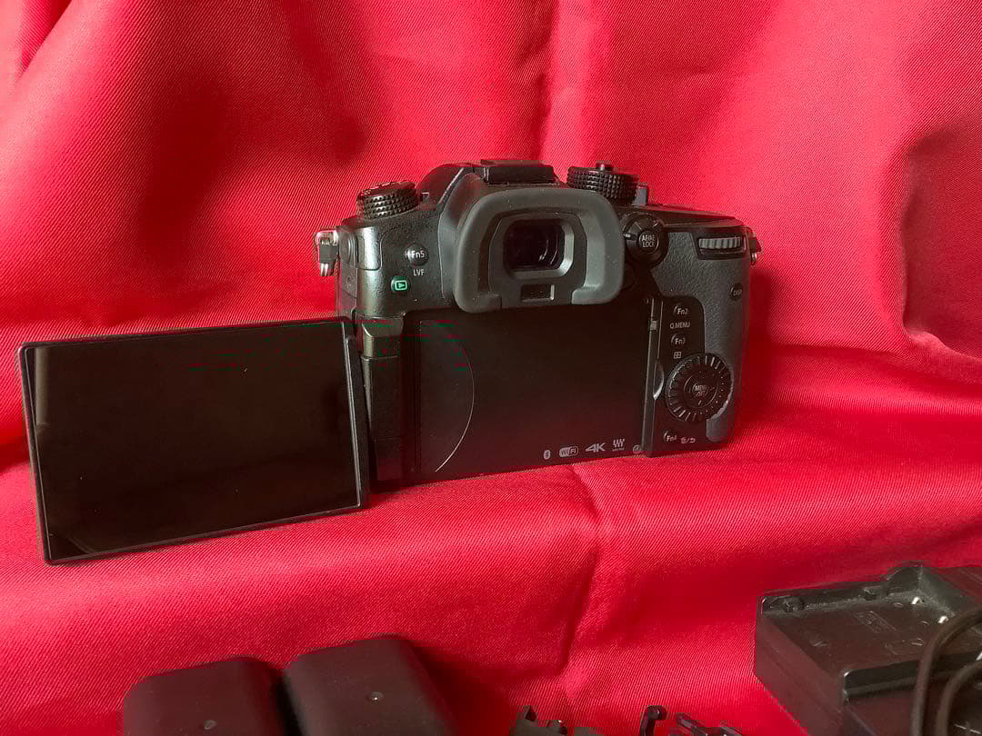 LUMIX GH5 デジタル一眼レフカメラ 本体