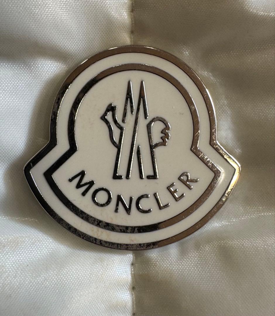 美品！MONCLER ポーチ
