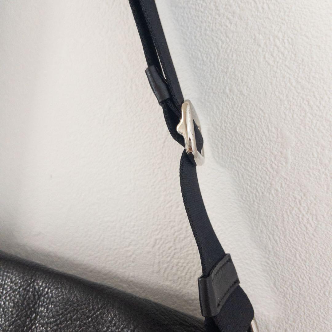 COACH ブラック レザー メッセンジャーバッグ　エンボス　本革　ショルダー