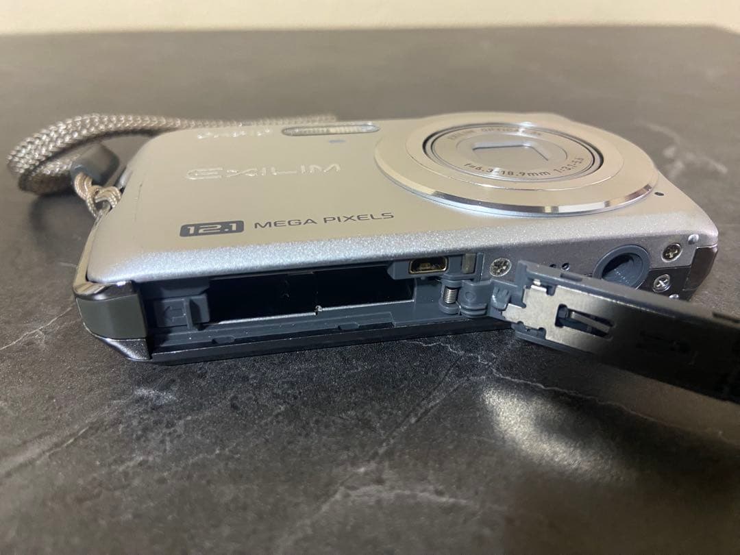 CASIO EXILIM EX-Z35 シルバー デジカメ