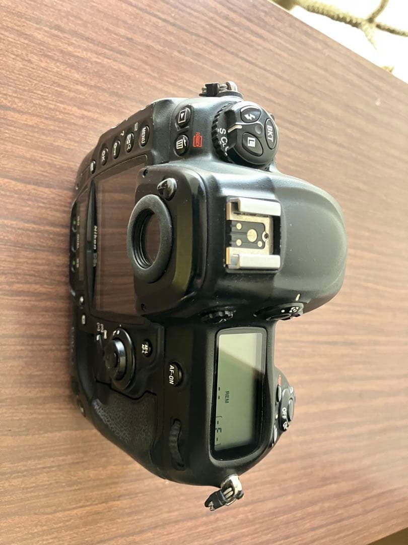 Nikon D3s デジタル一眼レフカメラ 本体とバッテリー2個値下げ中