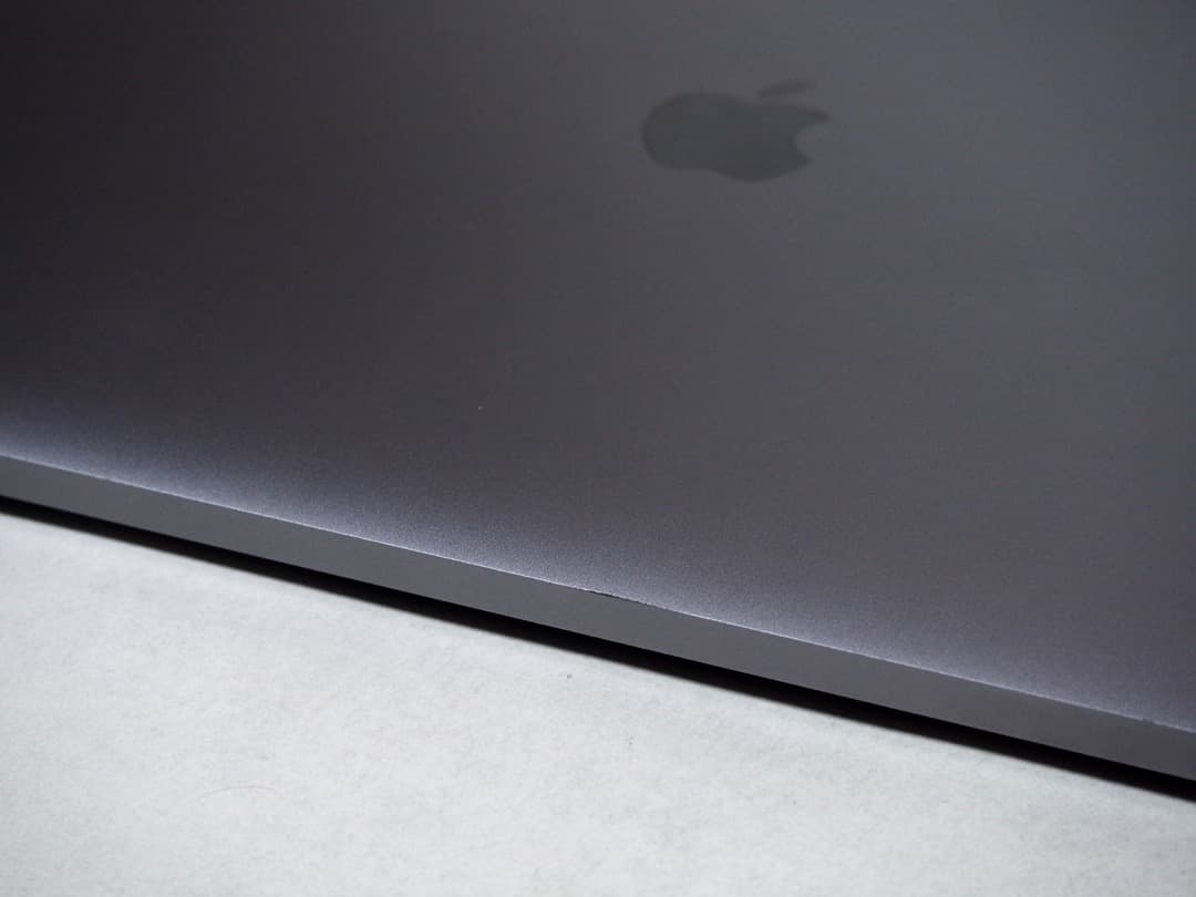 美品 Apple MacBook Pro 2018 15インチ 16G/250G