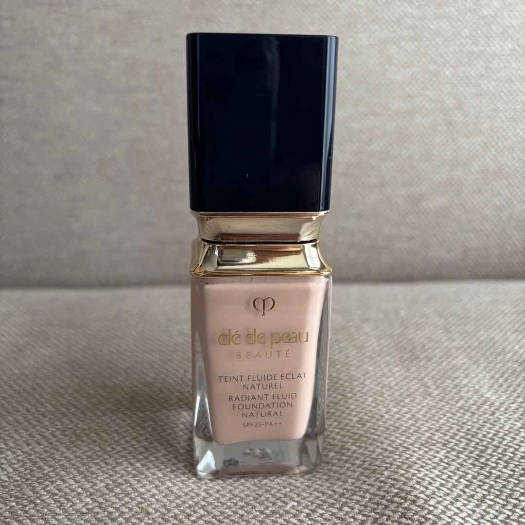 クレ・ド・ポー ボーテ タンフリュイドエクラナチュレル ピンクオークル10