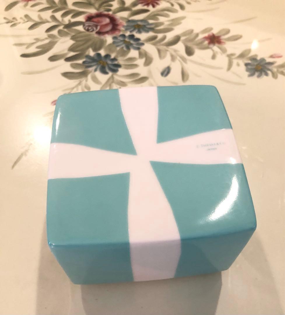 大きいサイズTiffany&Co.陶器ブルーボックス小物入れ