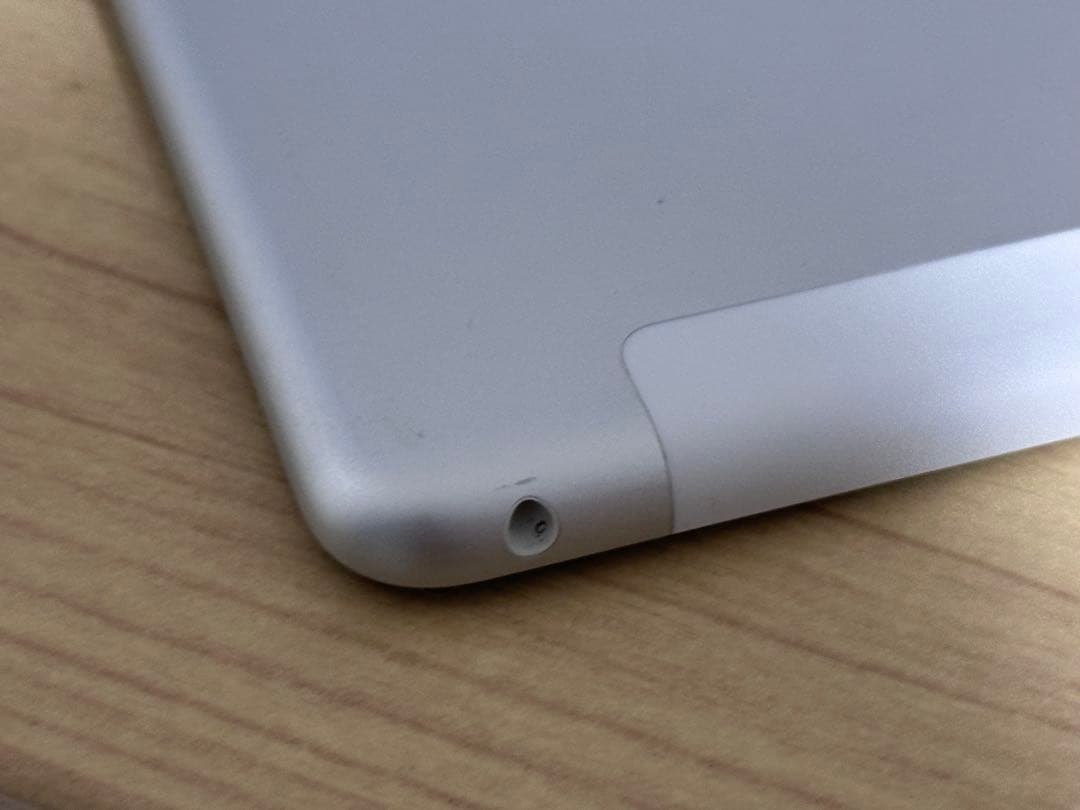 iPad 第9世代 cellularモデル シルバー 64GB 【美品】