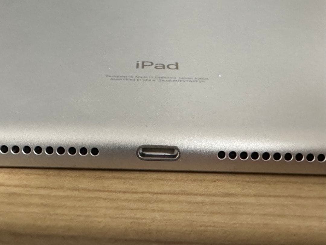 iPad 第9世代 cellularモデル シルバー 64GB 【美品】