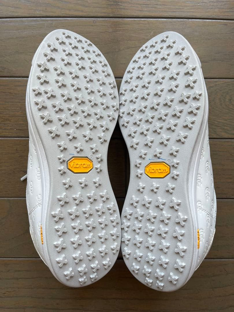 A！定価27500円　ロゴエンボススパイクレスシューズ