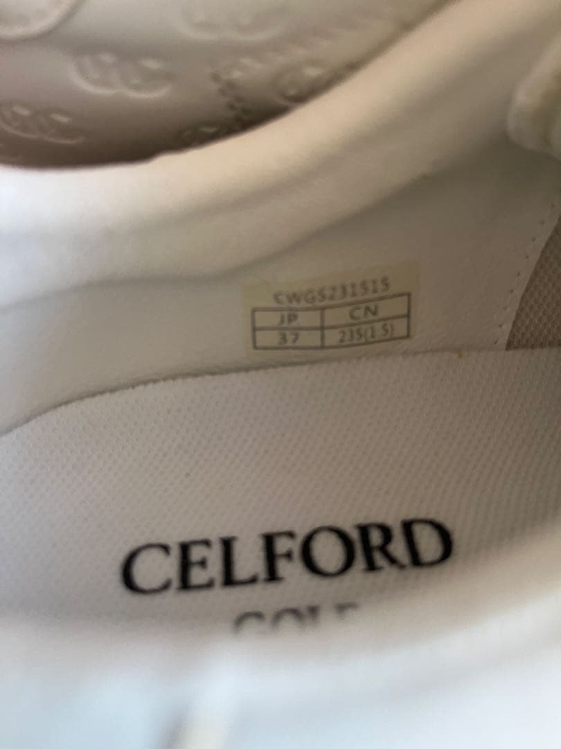 A！定価27500円　ロゴエンボススパイクレスシューズ