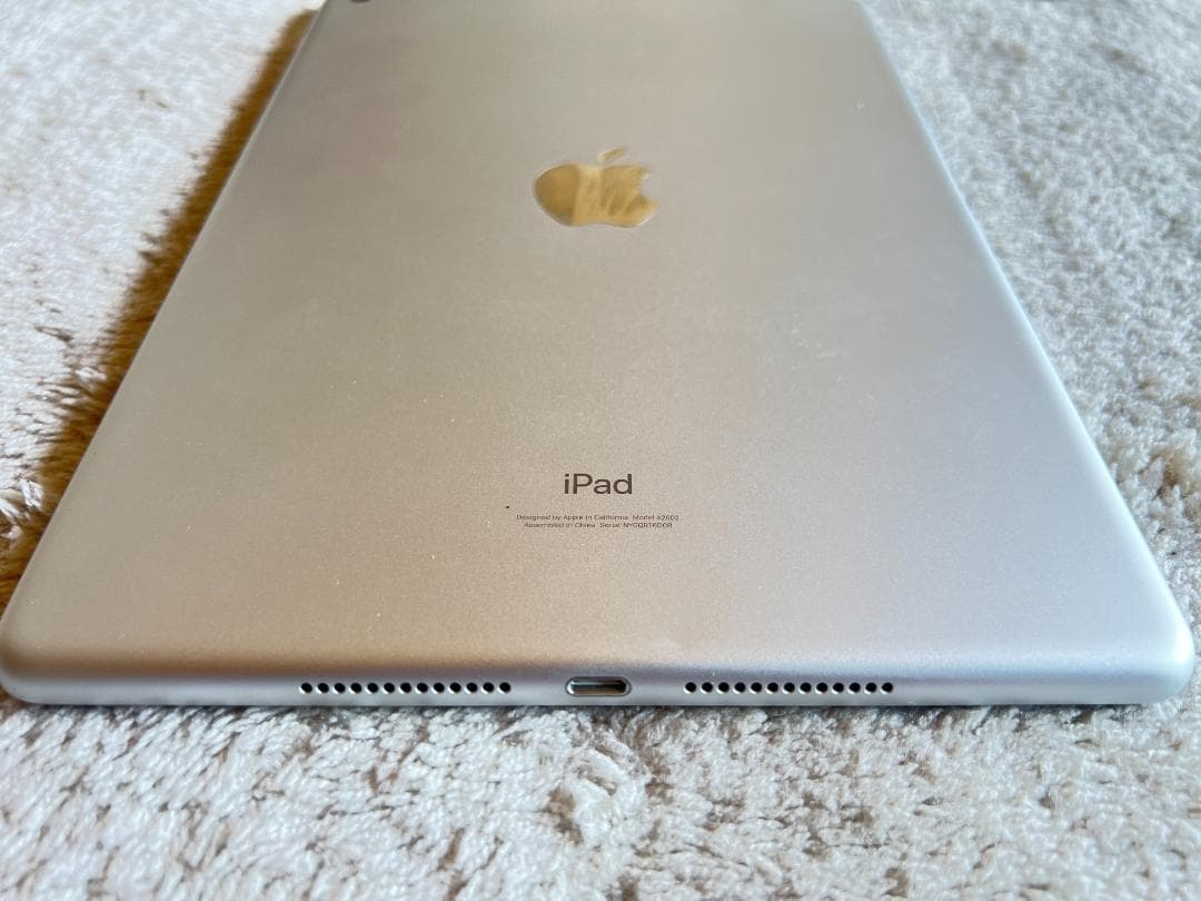 iPad 第９世代 10.2インチ Wi-Fi ６４GB バッテリー１００%