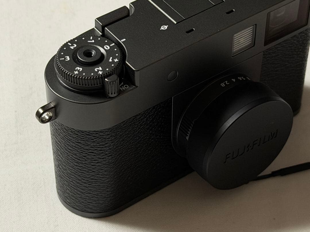Fujifilm X-half チャコールシルバー SmaiiRigフィルター付