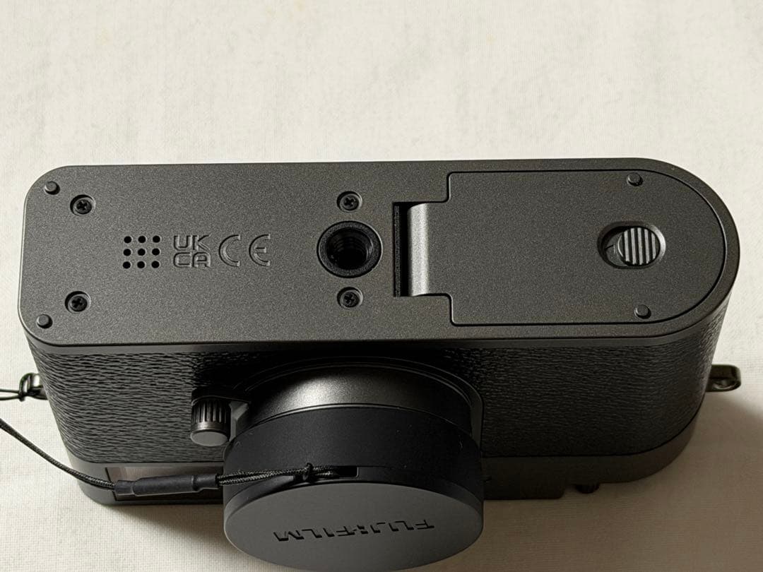 Fujifilm X-half チャコールシルバー SmaiiRigフィルター付